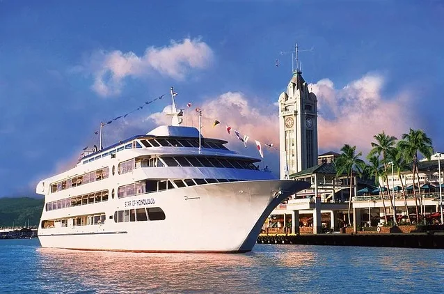 Pacific Star Sunset-Buffet- und Show-Cruise